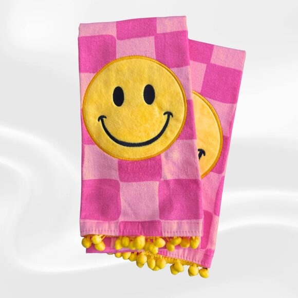 😊 2-Pack Pink Smiley Face Dish Towels – Cheerful Cotton Kitchen Decor - Picture 1 of 3